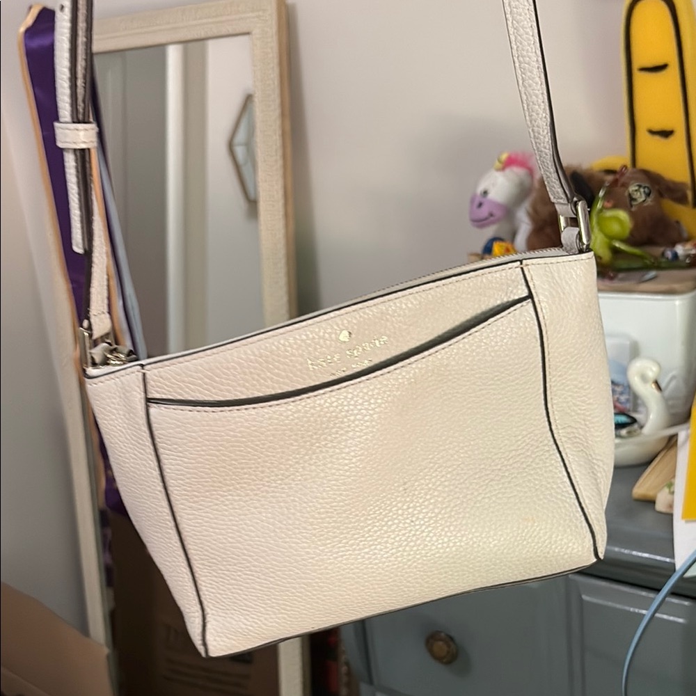 Kate Spade Cream Crossbody Bag Chic and Functional
